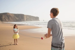 Γρήγορη μπάλα – αθλητικό παιχνίδι για παιδιά