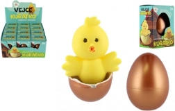 Κοτοπουλάκι που εκκολάπτεται σε αυγό