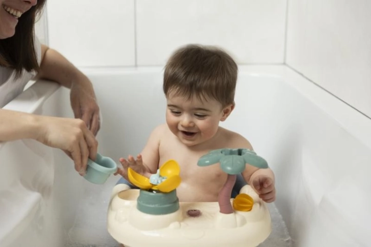 Εύκολη τοποθέτηση χάρη στο συρόμενο τραπεζάκι