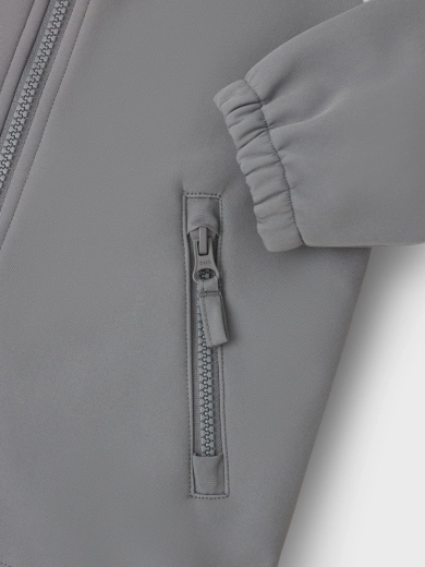Ανθεκτικό softshell με έμφαση στις λεπτομέρειες