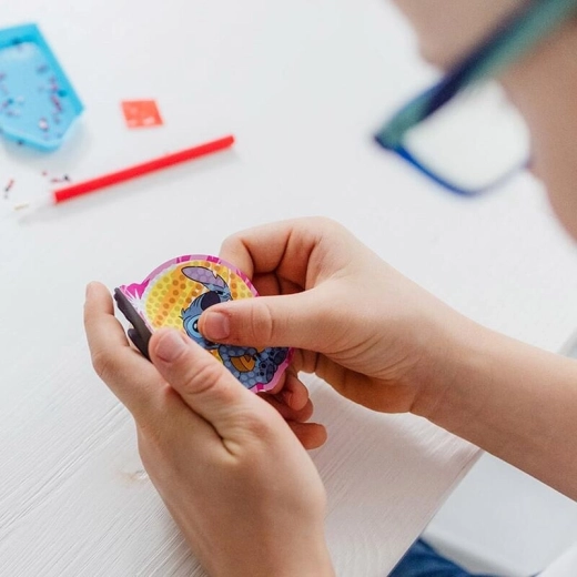 Χαριτωμένα μοτίβα STITCH σε μαγνητάκια
