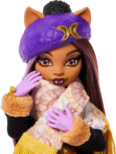 Clawdeen Wolf σε χειμερινό στιλ με αξεσουάρ