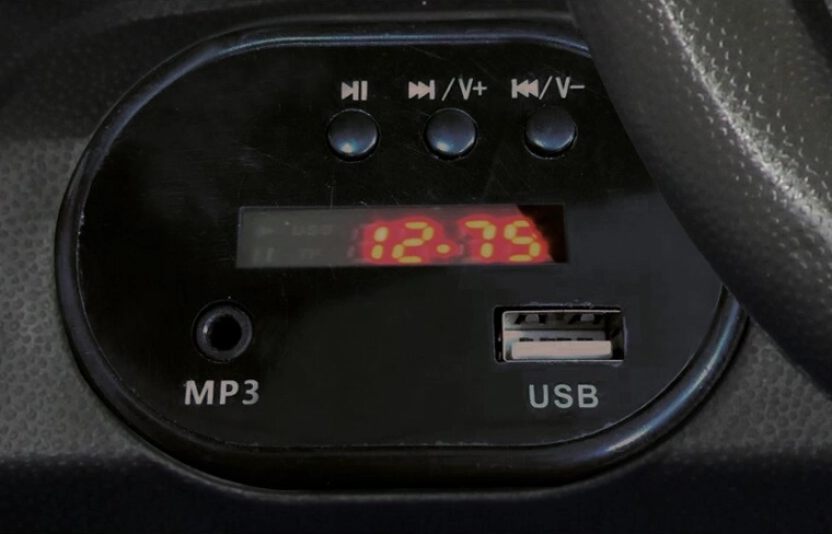 Jamara Audi TT RS παιδικό ηλεκτρικό όχημα (ride-on) με soundboard