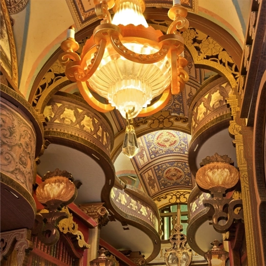 Πολυτελής βιβλιοθήκη σε μινιατούρα