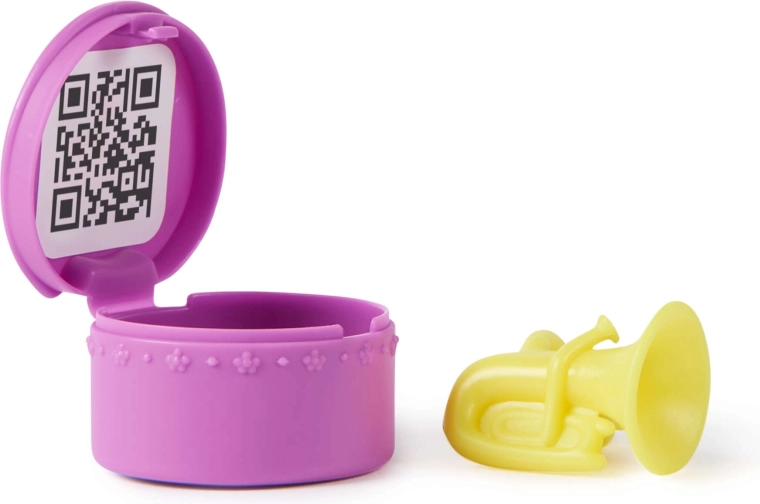 Κοχυλένιες καρέκλες, μικρόφωνο και έκπληξη