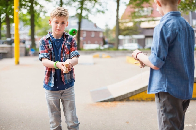 Kendama – ιαπωνικό παιχνίδι δεξιοτεχνίας για παιδιά