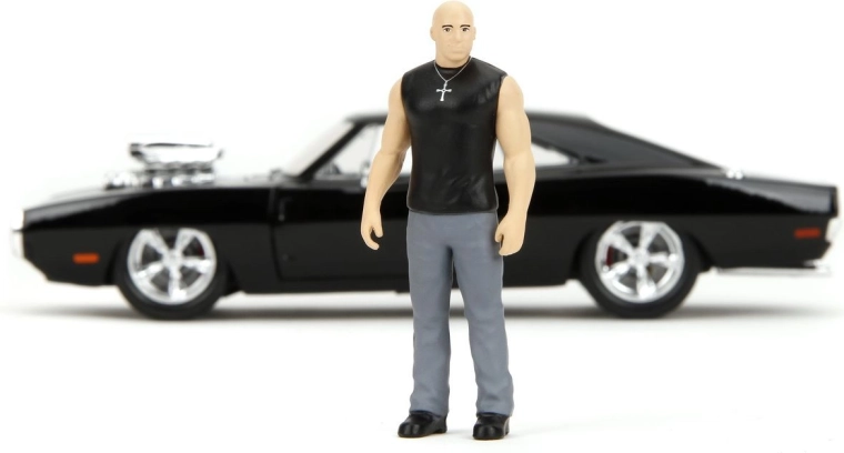 Η φιγούρα του Dominic Toretto στη συσκευασία