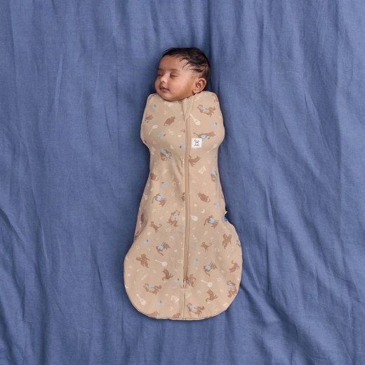 Κουβέρτα περιτυλίγματος και υπνόσακος σε ένα