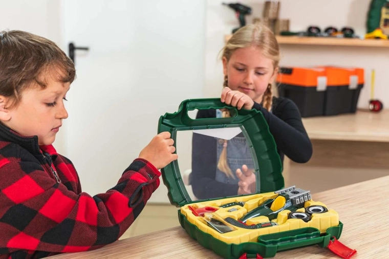 Πρακτικό βαλιτσάκι – τάξη και διασκέδαση στο ταξίδι