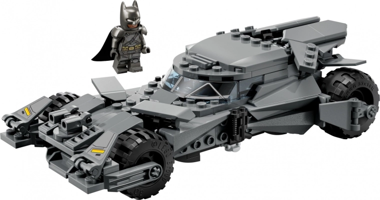 Μινιφιγούρα BATMAN με πανοπλία και επετειακές λεπτομέρειες