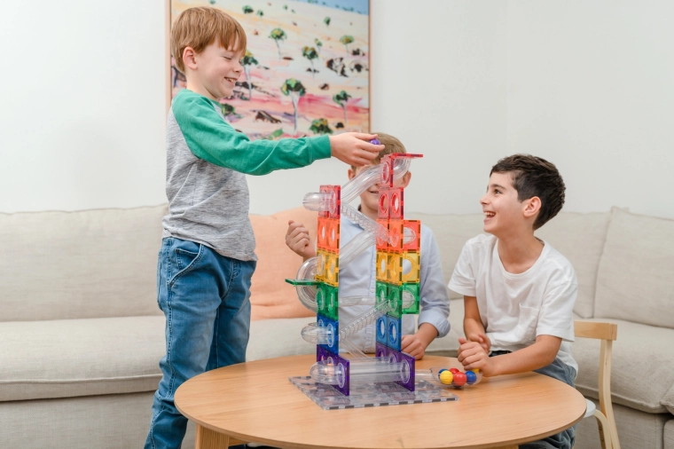 Δημιουργικό παιχνίδι που αναπτύσσει τη λεπτή κινητικότητα και τη φαντασία