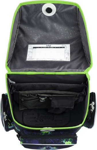 Έξυπνη εσωτερική οργάνωση και τσέπες για μπουκάλι