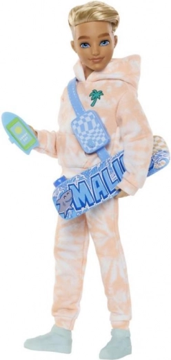 Κούκλα Barbie Dream Besties Ken με skateboard και αξεσουάρ