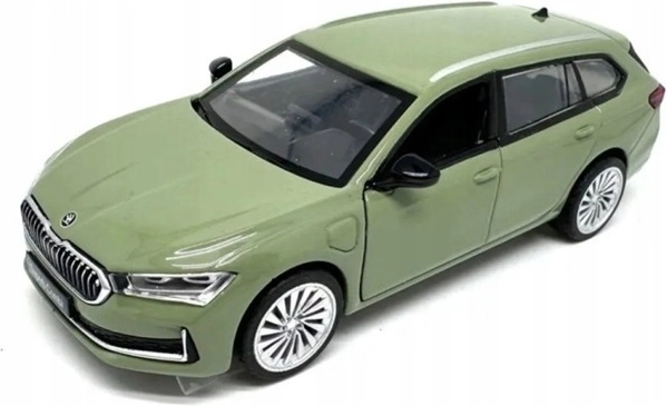 Ηλεκτρικό μοντέλο MSZ Škoda Superb Combi iV σε πράσινο χρώμα