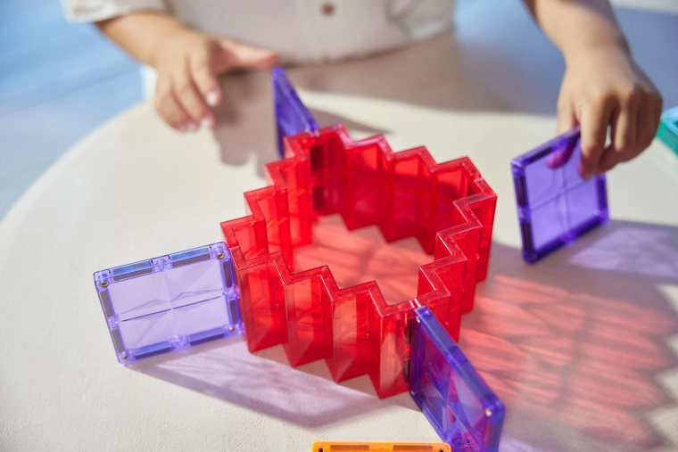Σταθερή μαγνητική σύνδεση και σταθερά 3D σχήματα