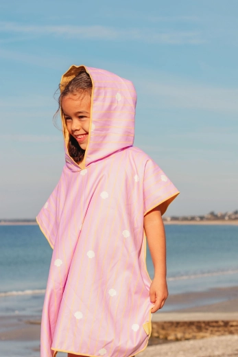 Παιδικό πόντσο παραλίας Quut Banana pink