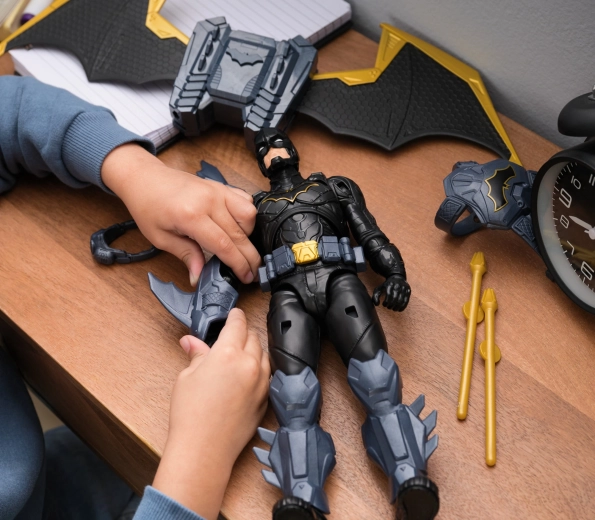 Ζωντάνεψε τη δράση με φτερά και πανοπλία