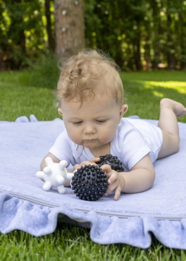 Έντονος μαύρο‑λευκός σχεδιασμός για ανάπτυξη της όρασης