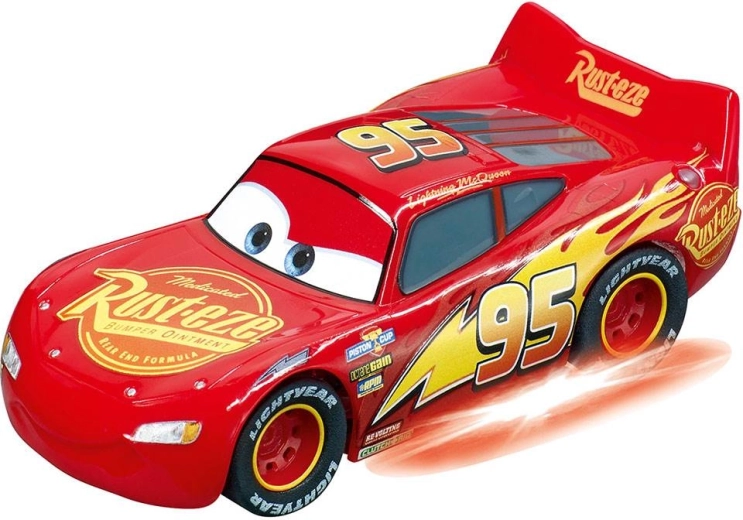 Δύο ήρωες από το CARS: McQueen και Jackson Storm
