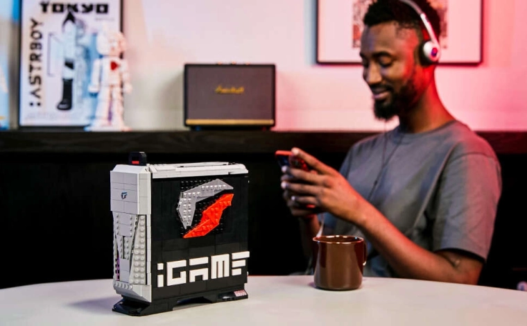 Στιλάτη βιτρινάτη διακόσμηση για gaming setup