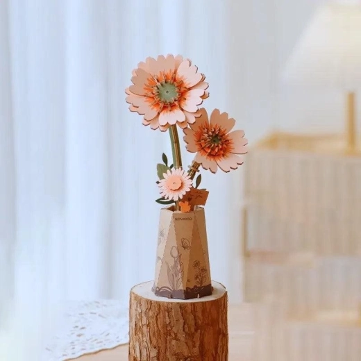 Ελαφριά διακόσμηση που στέκεται μόνη της