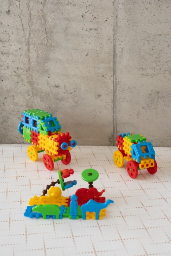 Οχήματα, ζώα και κατασκευές σε 2D και 3D