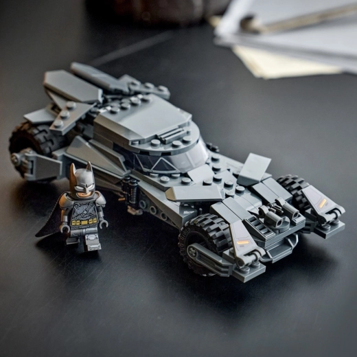Εμβληματικός σχεδιασμός Batmobile για παιχνίδι και έκθεση