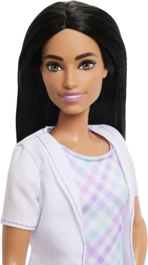 Η κούκλα Barbie έτοιμη για θεραπεία