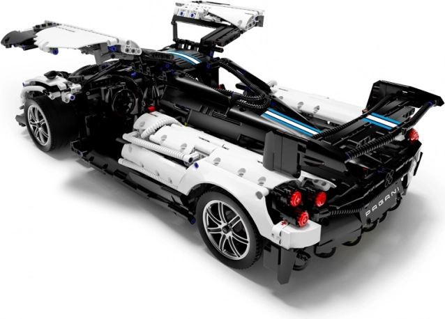 Συναρμολογούμενο μοντέλο Pagani Huayra από τη Rastar 1:8