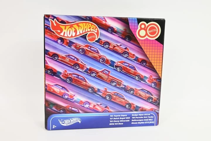 Συλλεκτικό σετ Hot Wheels Silver Series με 8 αυτοκίνητα από τη δεκαετία του ’80 και του ’90