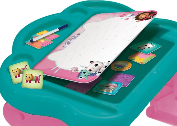 Πρακτικό και σταθερό τραπεζάκι για παιχνίδι και μάθηση
