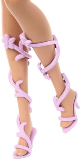 Λεπτομερές υπόδημα για νεραϊδένιο look