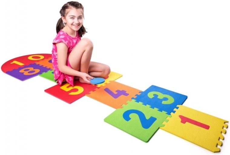 Παιχνίδι στο σπίτι και έξω