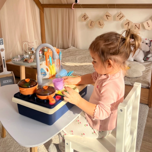 Ενθαρρύνει τη φαντασία