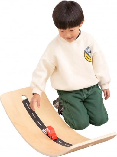 Δρόμος για μικρά αυτοκίνητα απευθείας πάνω στη σανίδα