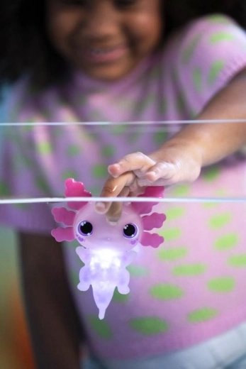 Ανάβει σε επαφή με το νερό