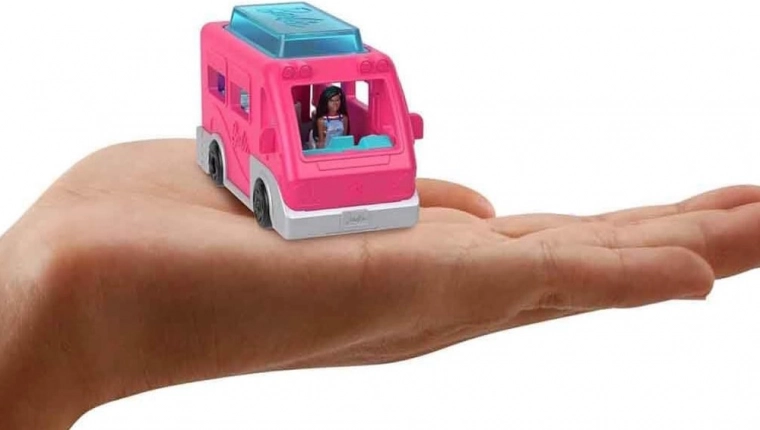 Μίνι κούκλα BARBIE έτοιμη για περιπέτεια