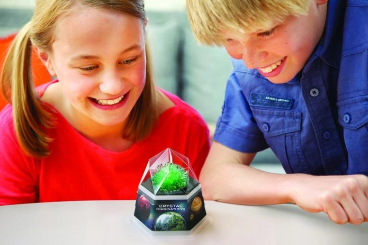 Ζήστε τη συναρπαστική ανάπτυξη των κρυστάλλων