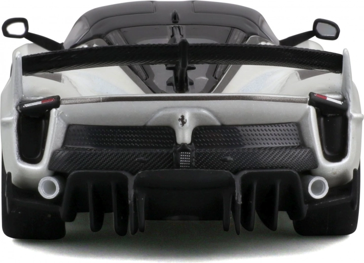 Ακριβείς λεπτομέρειες αμαξώματος