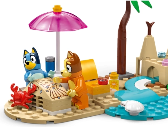 Παραλία γεμάτη ευφάνταστο παιχνίδι