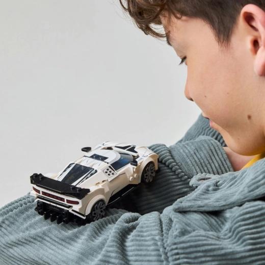 Διασκέδαση στην κατασκευή και την έκθεση