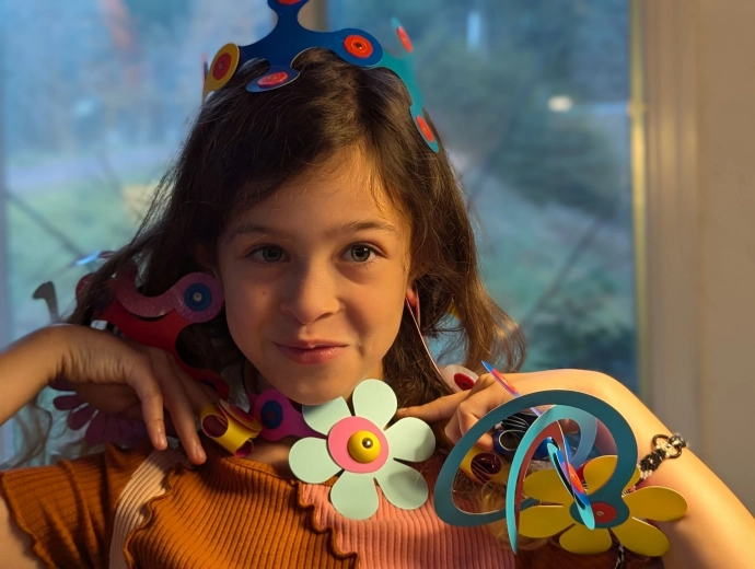 Λαμπερά κοσμήματα και αξεσουάρ που ξεχωρίζουν