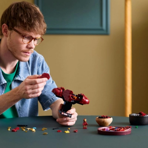 Σταθερή βάση και μινιφιγούρα