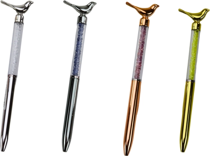 Λαμπερά κρυσταλλάκια και διακόσμηση πουλιού