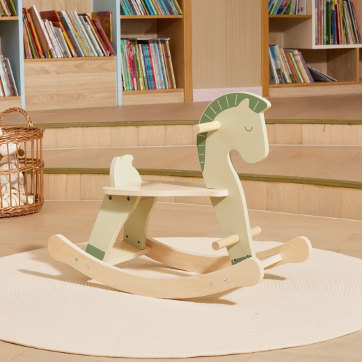 Σταθερή ξύλινη κατασκευή για ασφαλές κούνημα