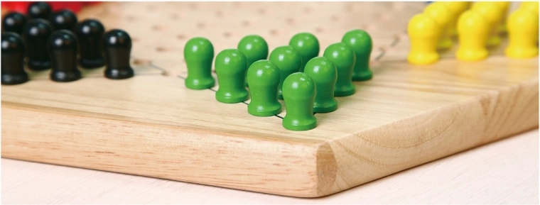 Αναπτύσσει στρατηγική σκέψη