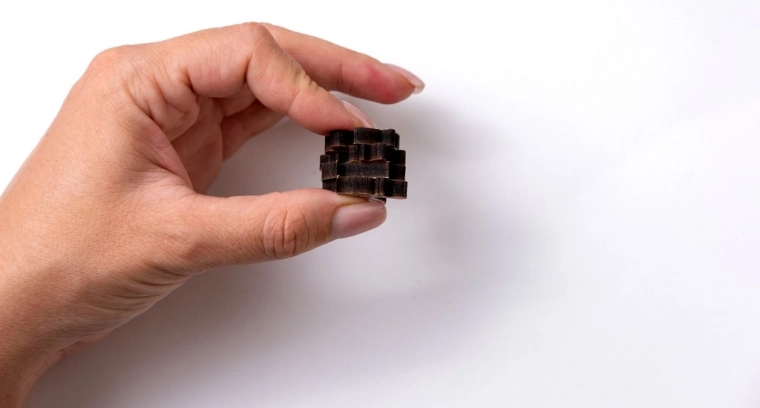 500 μοναδικά ξύλινα κομμάτια κομμένα με ακρίβεια λέιζερ