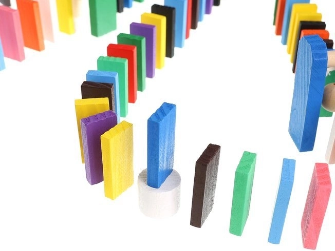 Τεράστιος αριθμός κομματιών για εντυπωσιακές διαδρομές ντόμινο