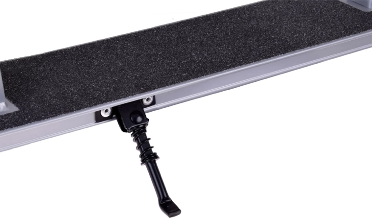 Αναδιπλούμενη κατασκευή και πρακτικό στάντ