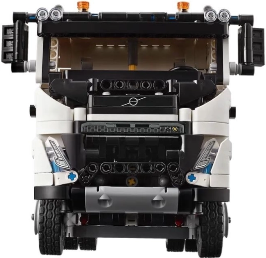 Αυθεντικό VOLVO FMX με λειτουργική καμπίνα και κινητήρα
